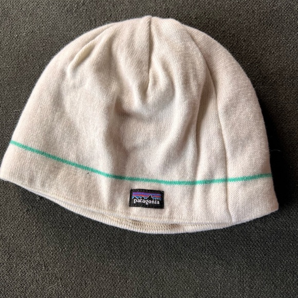 Patagonia knit fleece lined hat with owl  knitted and lined - Picture 3 of 8